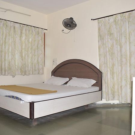 Hotel Guruji Alībāg Esterno foto