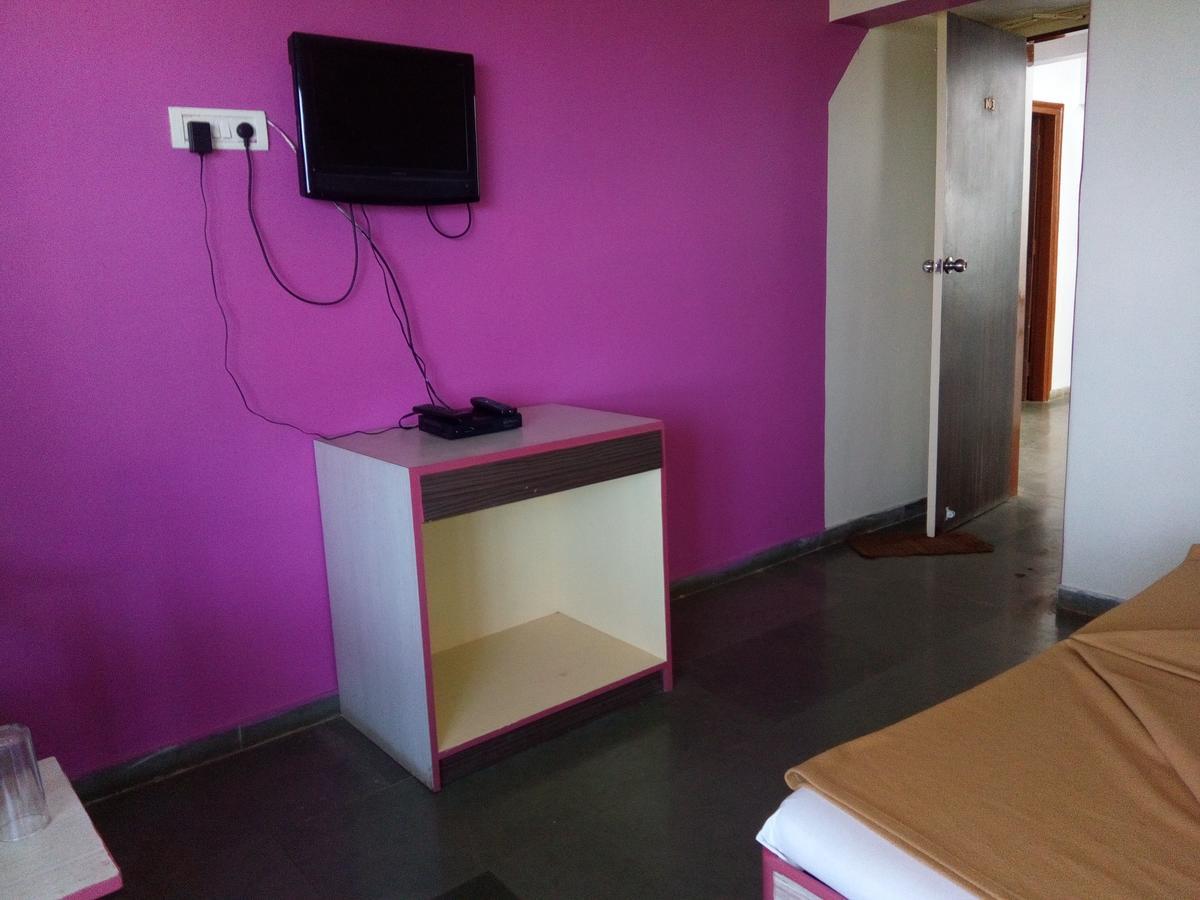 Hotel Guruji Alībāg Esterno foto