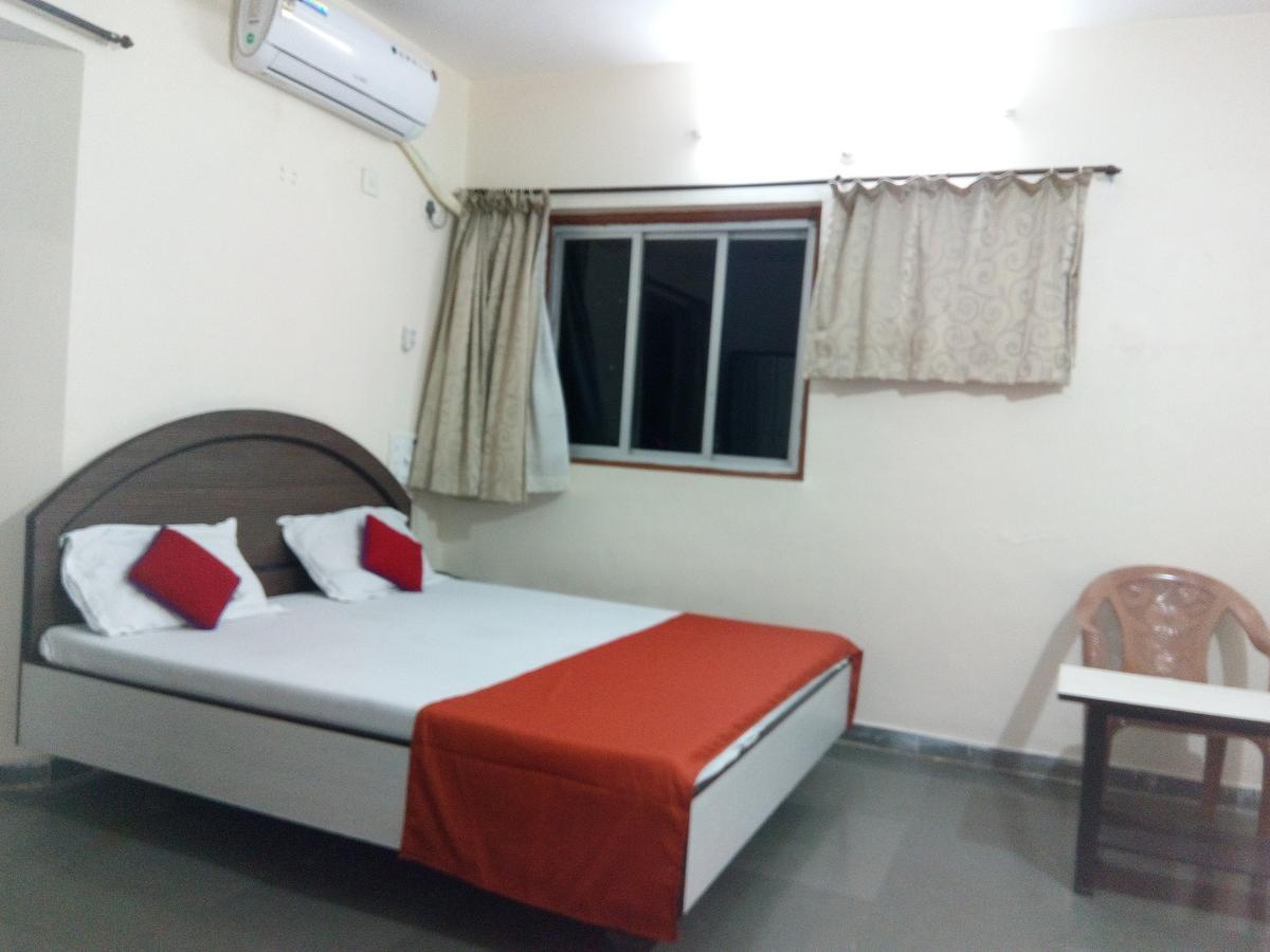 Hotel Guruji Alībāg Esterno foto